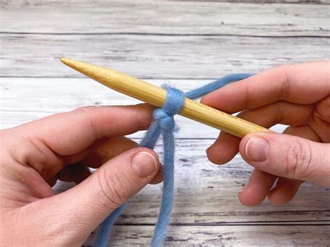 How to Tie a Knitting Slip Knot (3 Ways!) - love. life. yarn.