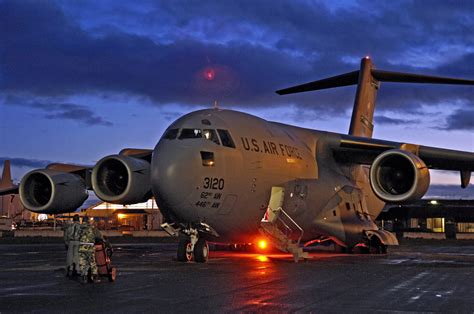 C-17 Globemaster III – Warbird Wednesday Episode #155 – Palm Springs ...