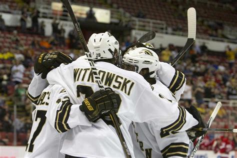 WMU hockey program takes another big step forward with drubbing of Miami in CCHA semifinals ...