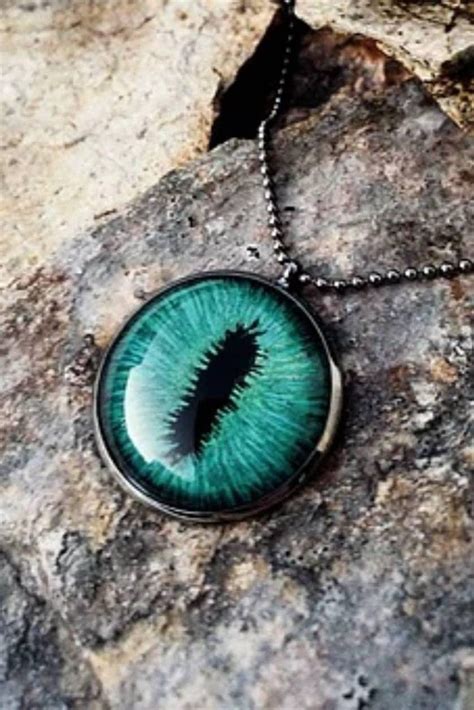 Green Dragon Eye Necklace | Eye necklace, Dragon eye, Necklace