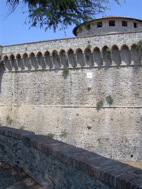 Sarzana The Fortress of Sarzanello (Liguria, Italy) - castle Sarzana ...