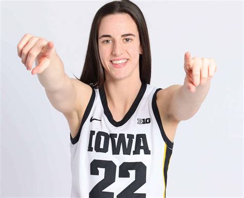 Iowa's Caitlin Clark Was So Good at Softball She Turned to Basketball ...