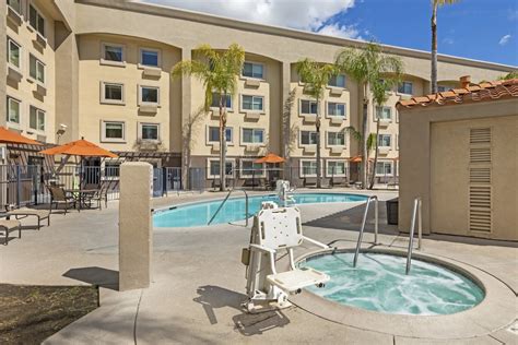 Holiday Inn Express Colton-Riverside North, an IHG Hotel Colton, California, US - Reservations.com