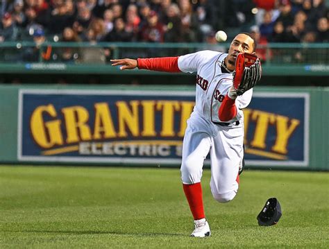 Mookie Betts snares second Gold Glove