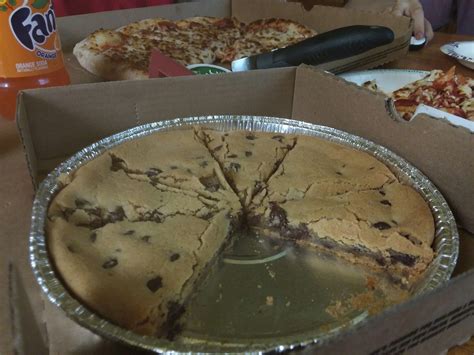 Papa John's cookie pizza. Cookie Pizza, Dessert Recipes, Desserts ...