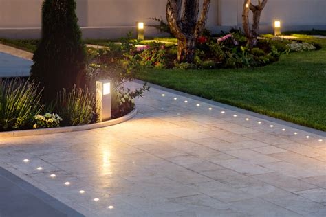 Planning Your Low Voltage Outdoor Landscape Lighting — 1000Bulbs Blog