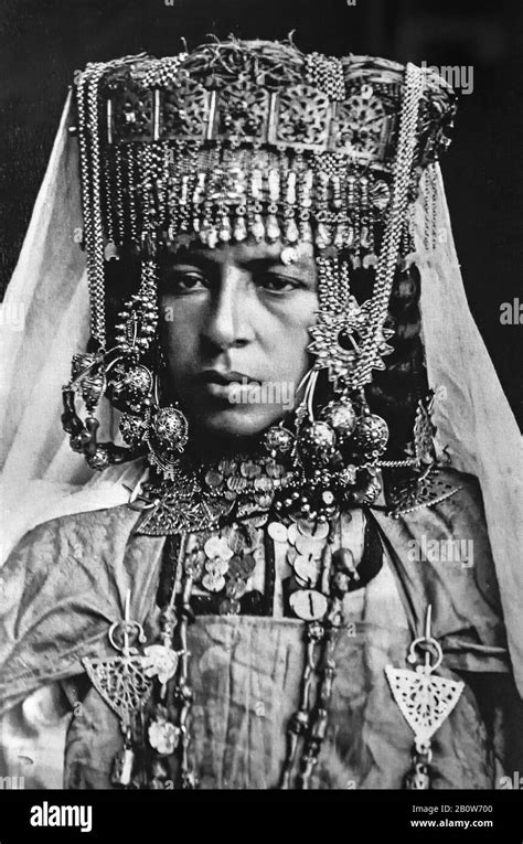 Kabylian Woman 1880 Kabyle people - Berber people and ethnic group ...