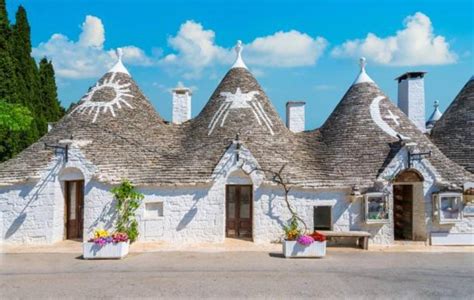 The fairy tale village of Alberobello and its picturesque trulli houses ...