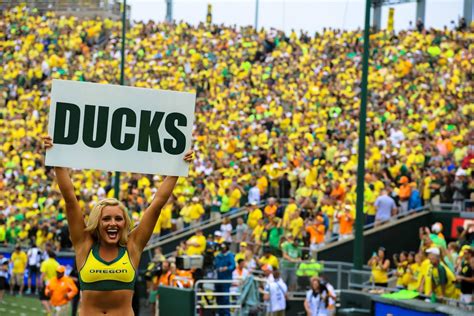 Oregon Ducks Football Cheerleaders