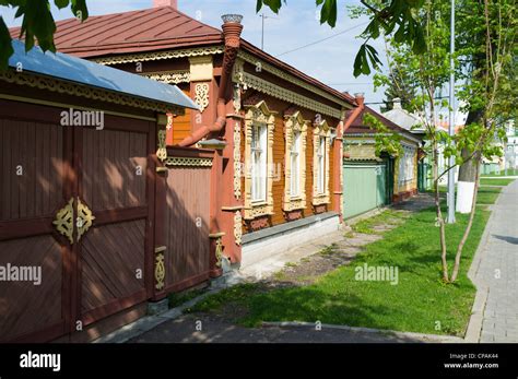 Traditional Russian country house Stock Photo - Alamy