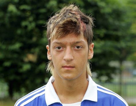 Funny football players hairstyles when young