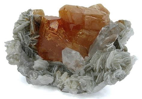 Scheelite mineral | Plugon