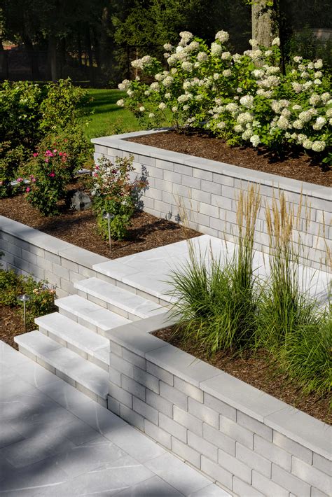 Retaining Wall Ideas | Front yard landscaping design, Landscaping retaining walls, Backyard ...