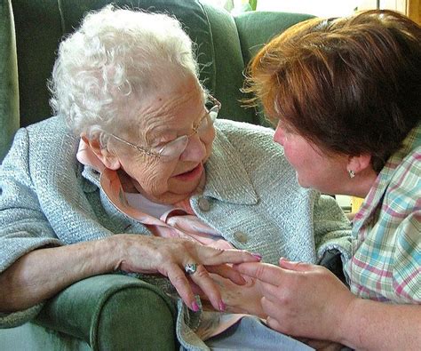 How To Effectively Communicate With People With Dementia – Jura Care ...