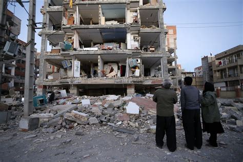 Photos show devastation after earthquake on Iran-Iraq border kills ...