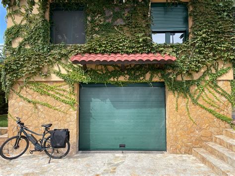 Installation of electric garage doors | Stroinvest