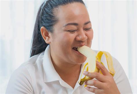 Eating Banana at Night: When to Consume & When to Avoid