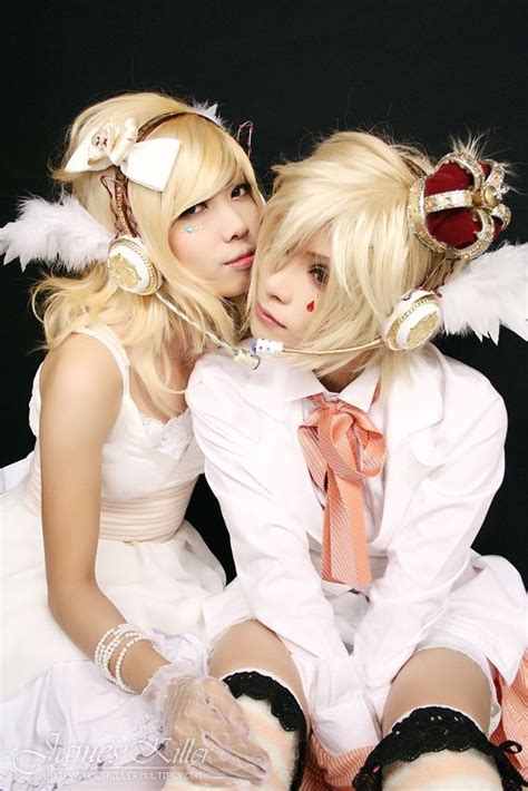 Vocaloid Magnet by *yuegene | Vocaloid cosplay, Cosplay, Cosplay costumes