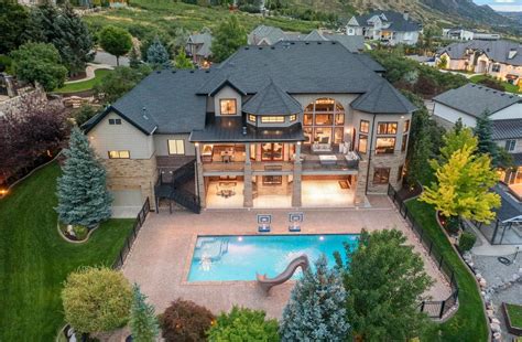 Mountain Majesty: A Prize-Winning Home with Panoramic Alpine Views in ...