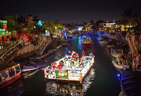 The Naples Christmas Boat Parade Extravaganza | Ayres Hotels Blog