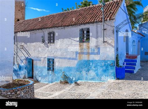 Chefchaouen riads hi-res stock photography and images - Alamy