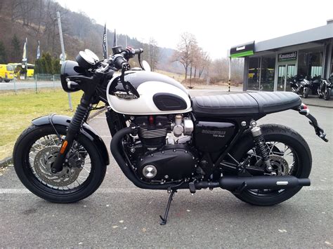 Details zum Custom-Bike Triumph Bonneville T120 Black des Händlers ...