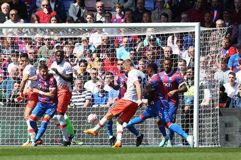 Crystal Palace vs West Ham highlights: Goals galore after delay - Futbol on FanNation