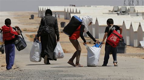 Raqqa refugees flock to Jordan - Al-Monitor: Independent, trusted coverage of the Middle East