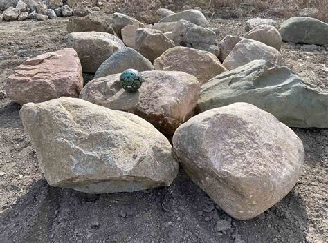 Glacial Granite Boulders XL | Green Stone Company