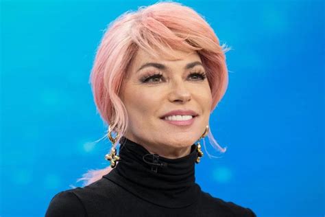 Shania Twain Rocks Pastel Pink Hair During 'Today' Show Appearance ...