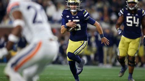 NCAAF: Georgia Tech QB ran out of bounds instead of throwing Hail Mary