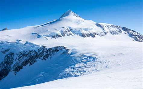 Vinson Massif | Tackle the coldest climb on the planet