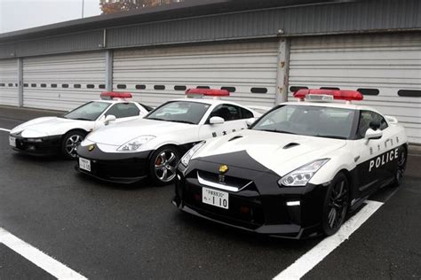 Tochigi police use luxury, speed of patrol fleet to promote safety | The Asahi Shimbun: Breaking ...