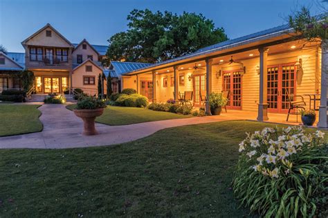 The Inn at Lake Granbury Offers a Tranquil Waterfront Getaway