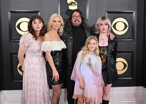 Dave Grohl Shuts Down Claim That Baby In Viral Post Is His Love Child