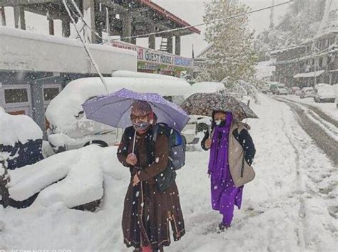 Season's First Snowfall Turns Himachal Pradesh's Keylong Into White Paradise