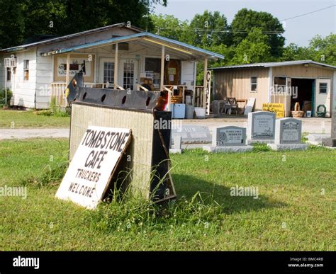 Tombstone Cafe in Annona, Texas Stock Photo - Alamy