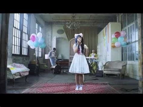 Melanie Martinez - Dollhouse (Live) | Melanie martinez dollhouse ...