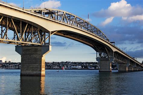 Bungy Jumping off the Auckland Harbor Bridge | Review