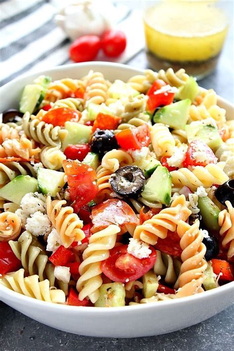 Italian Pasta Salad Recipe - rotini pasta, cherry tomatoes, cucumber, olives, pepperoni … | Easy ...