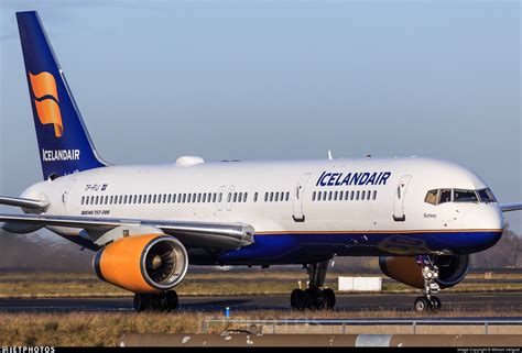 Icelandair first time works on dismantling a Boeing 757; Aluminium to be sorted for recycling ...