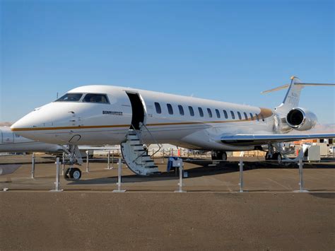 Bombardier's next generation $73 million Global 7000 private jet just made its air show debut