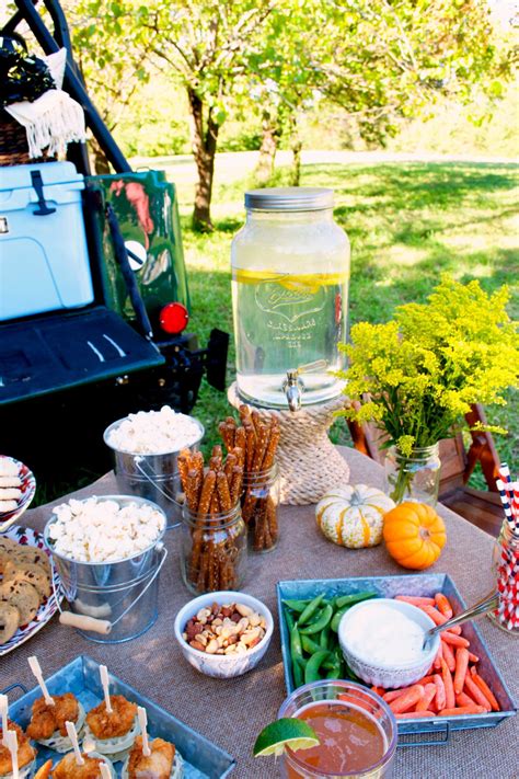 16 Secrets to Throwing a Swanky Tailgate Party | Tailgate party food ...