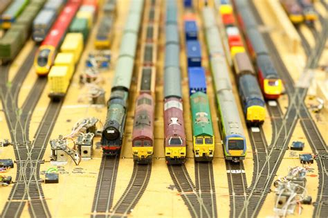 Top 3 00 Gauge Model Trains | eBay