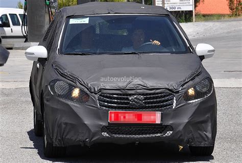 Spyshots: Suzuki SX4 Replacement Interior Revealed