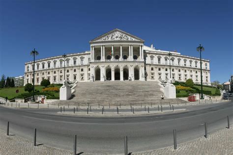 Assembleia da República recruta assessores | Conexão Lusófona