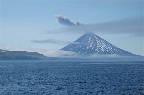 line4965 | Mount Cleveland erupting ash. Alaska, Aleutian Is… | Flickr