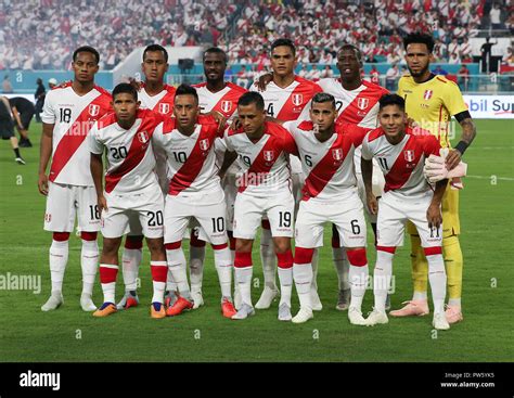 Peru soccer team hi-res stock photography and images - Alamy