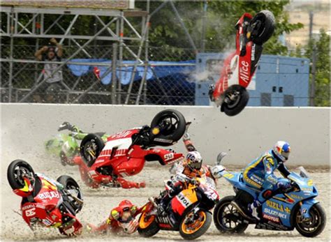 Catalunya crash | Racing bikes, Racing, Motogp