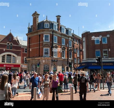 Chelmsford city centre, Essex, England, UK - busy shopping streets ...